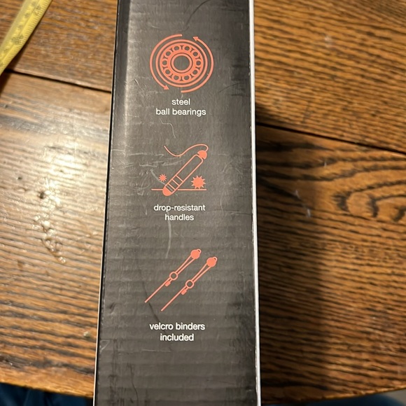 New in box Electric skipping rope - Picture 2 of 4